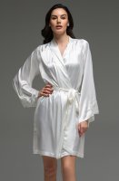 Халат женский из смесового шёлка белый Лилироуз 4593 Mia-Amore