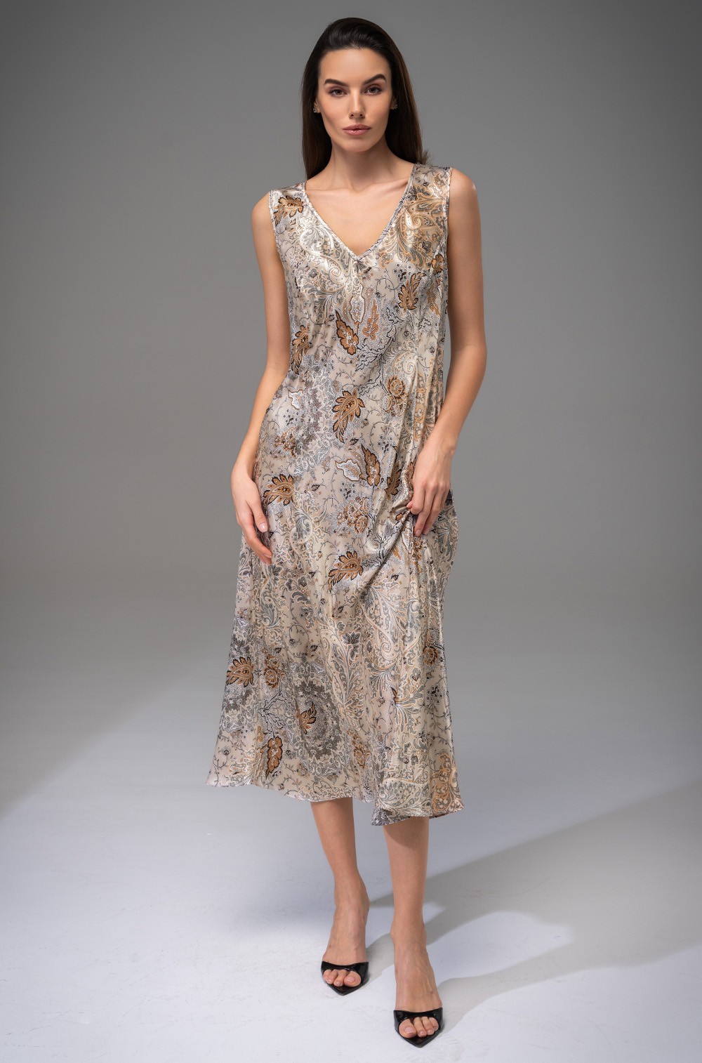 Шёлковая ночная сорочка на широких бретелях Ливия 4495 Mia-Amore