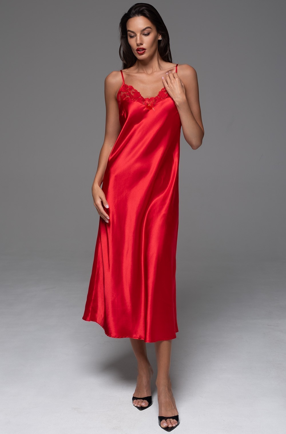 Элегантная длинная сорочка красная с кружевом Merlot 4744 Mia-Amore