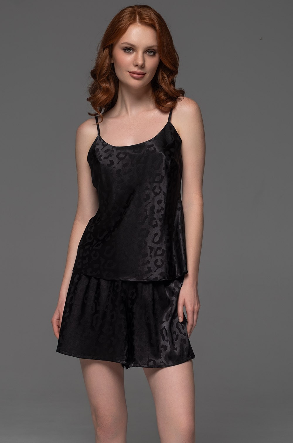 Пижама чёрная с шортами из жаккардового шёлка 2232 Леона Mia-Amore