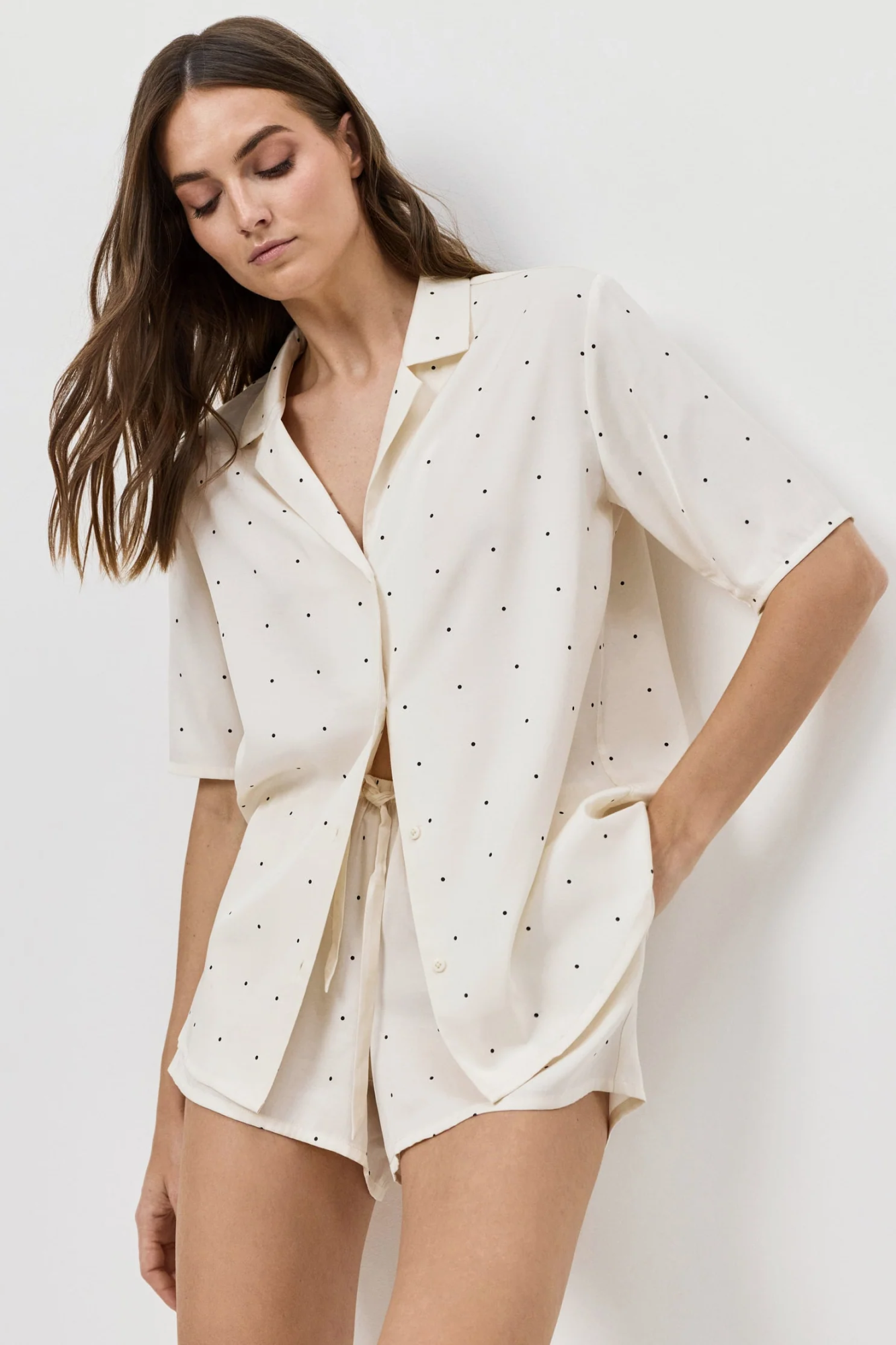 Пижама женская с шортами ALBA  Aruelle из атласной вискозы