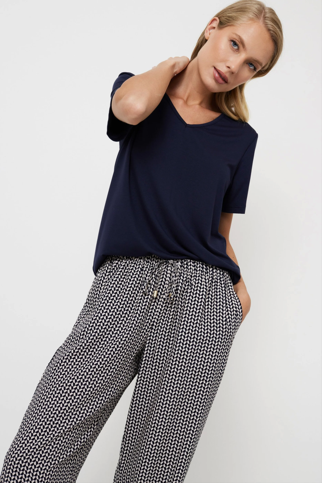 Пижама женская со штанами из вискозы ISOBELL Aruelle