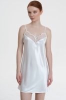 Шёлковая белая сорочка ночная с вышивкой Реджина 3900 Mia-Amore