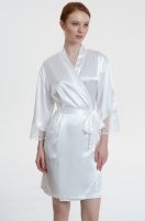 Белый шёлковый халат короткий с кружевом Реджина 3903 Mia-Amore