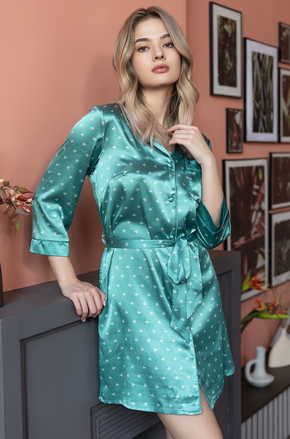 Атласная рубашка короткая цвета ментол 8947 CLEVER Mia-Amore