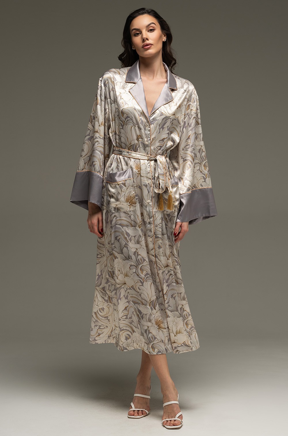 Длинный халат на пуговицах из смесового шелка Эйлин 4588 Mia-Amore