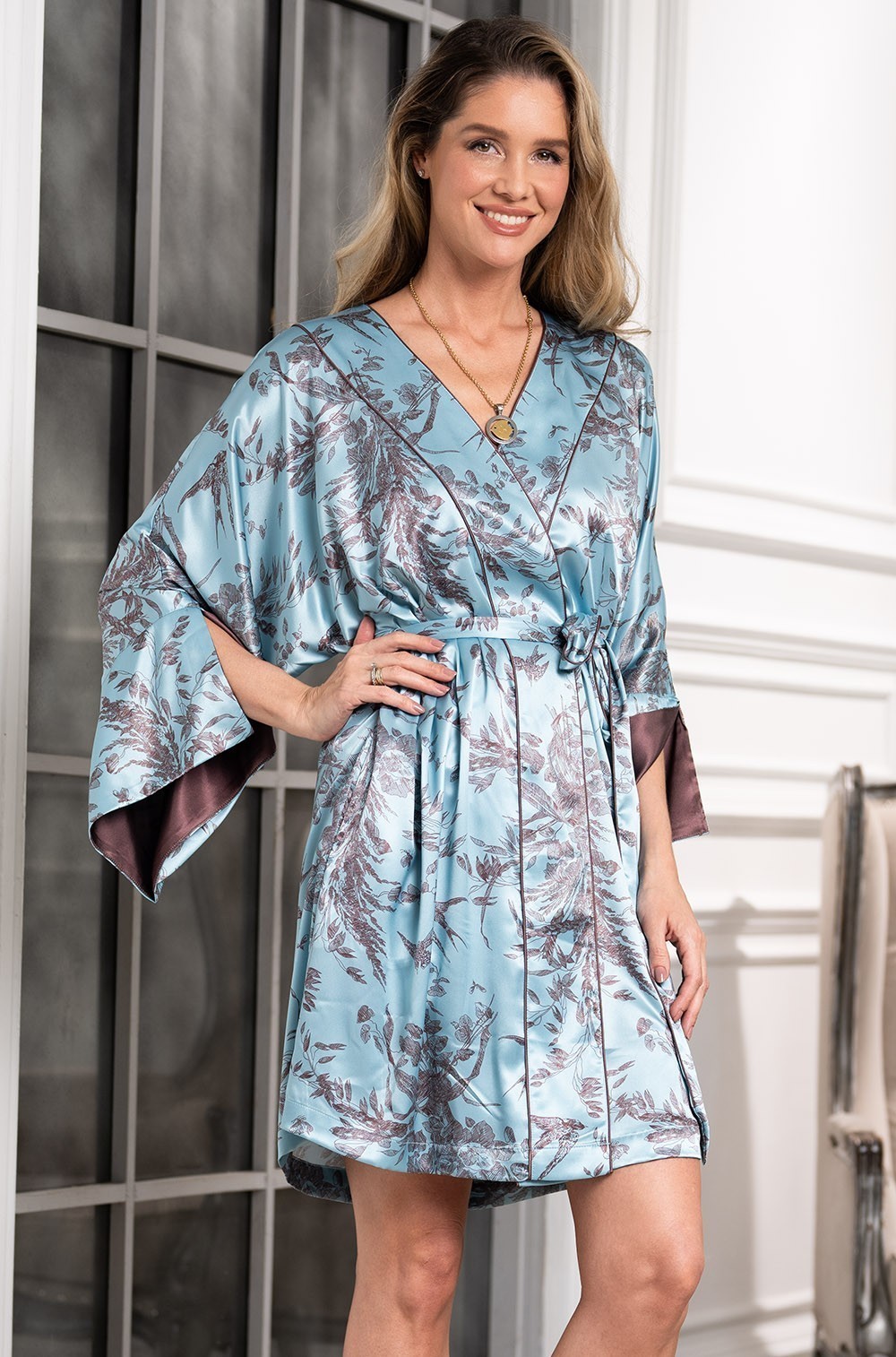 Шёлковый халат запашной с широким рукавом Просекко 4223 Mia-Amore