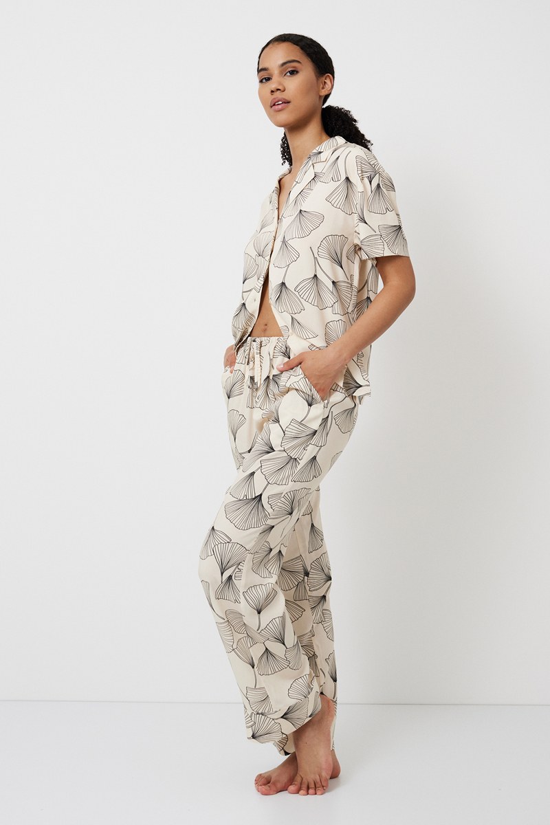Уютная пижама рубашка со штанами из вискозы SEASHELL Aruelle