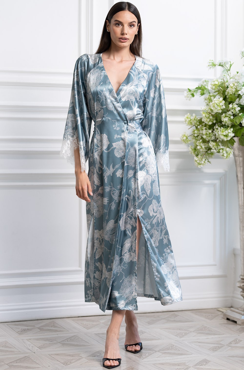 Шёлковый халат домашний длинный застежку на пуговицы Ninelle 4259 Mia-Amore