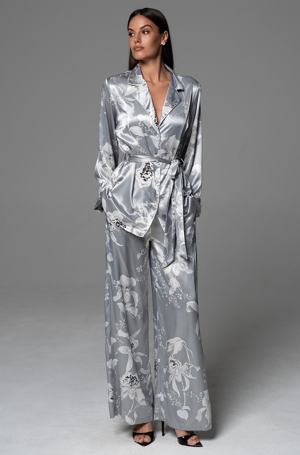 Шёлковая пижама жакет на пуговицах и брюки серебро 4777 Арабель Mia-Amore