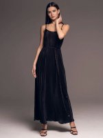 Длинное платье-сорочка плиссе чёрное на тонких бретелях Рокси 7378 Mia-Amore