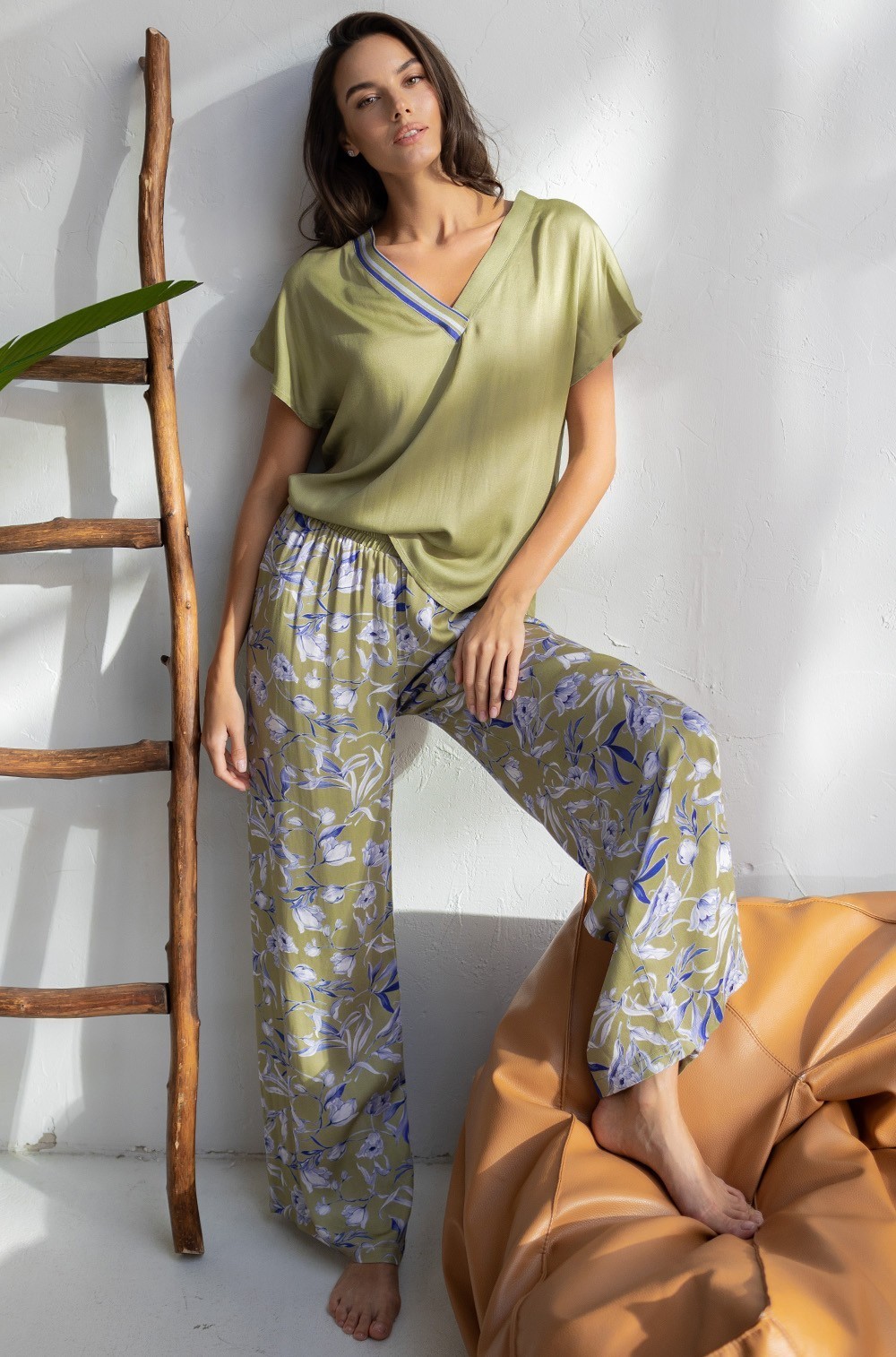 Пижама женская топ с широкими брюками вискоза/шёлк Либертина 1956 Mia-Amore