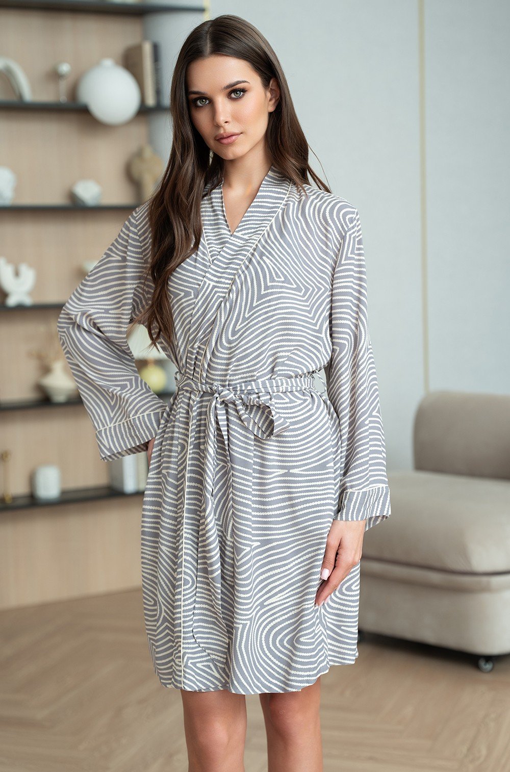 Короткий запашной халат Mia-Amore Альма 5873 из тканой вискозы