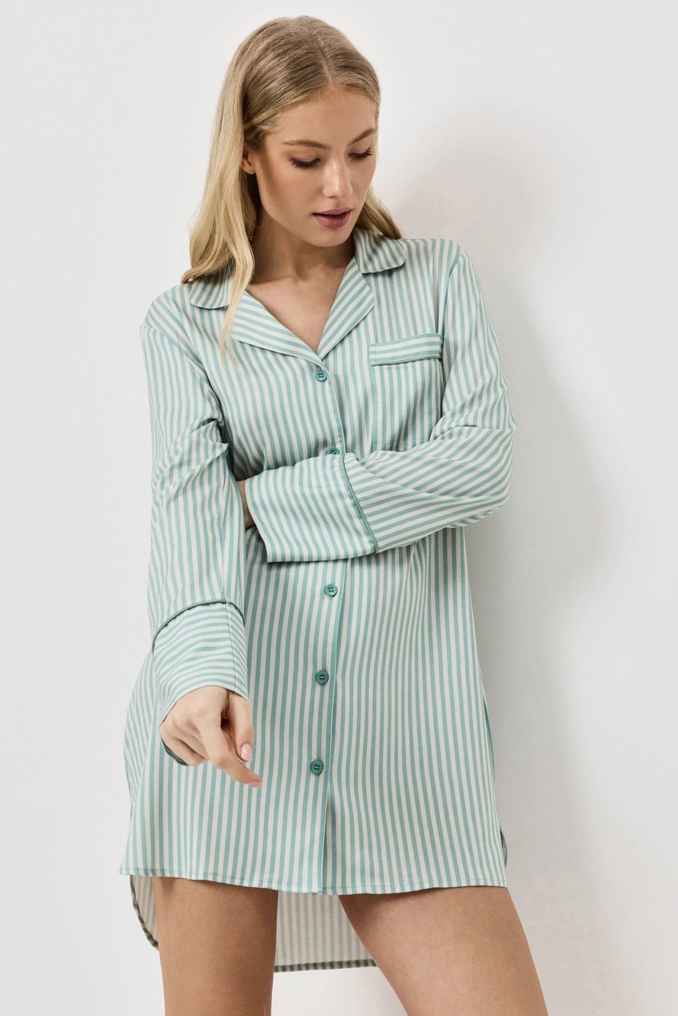 Рубашка женская MOSS Aruelle Литва на пуговицах из вискозы