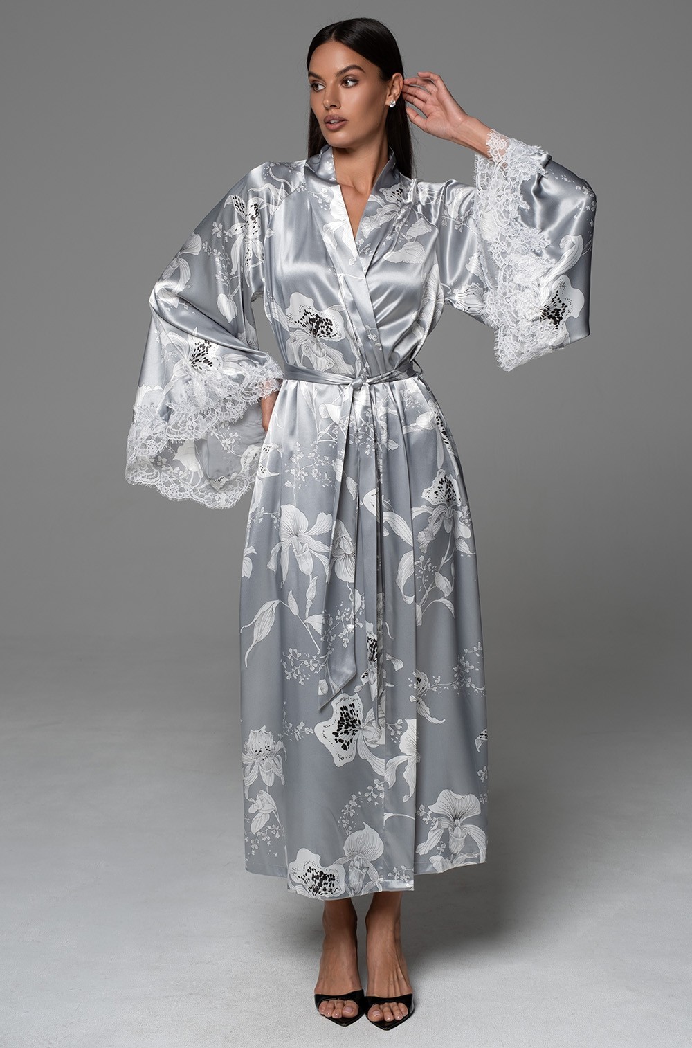 Шёлковый халат длинный запашной серебро 4779 Арабель Mia-Amore