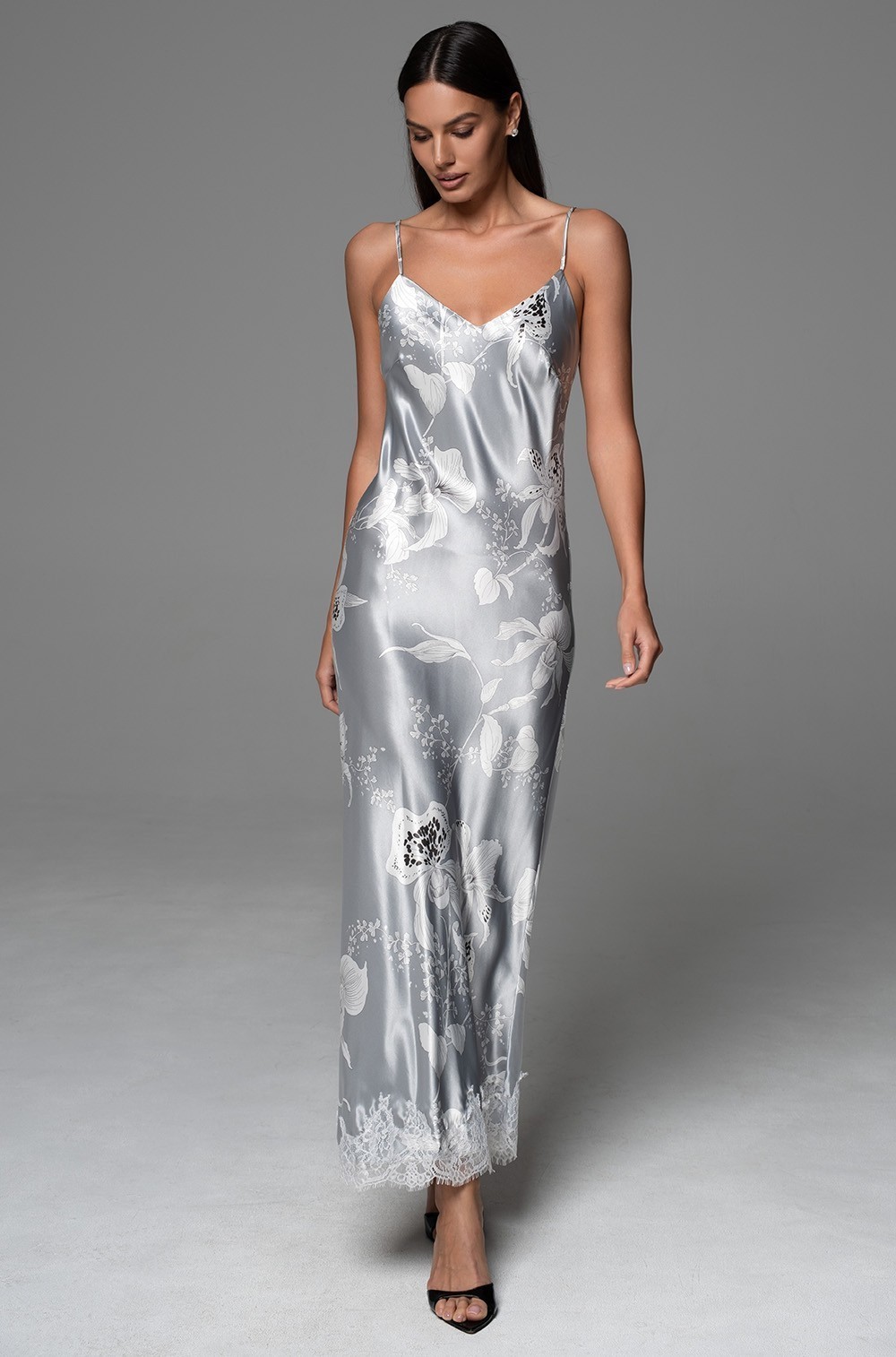 Длинная шёлковая сорочка на тонких бретелях серебро 4774 Арабель Mia-Amore