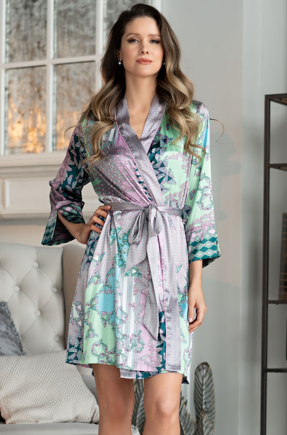 Атласный халат женский короткий запашной GEOMETRY 7003 Mia-Amore