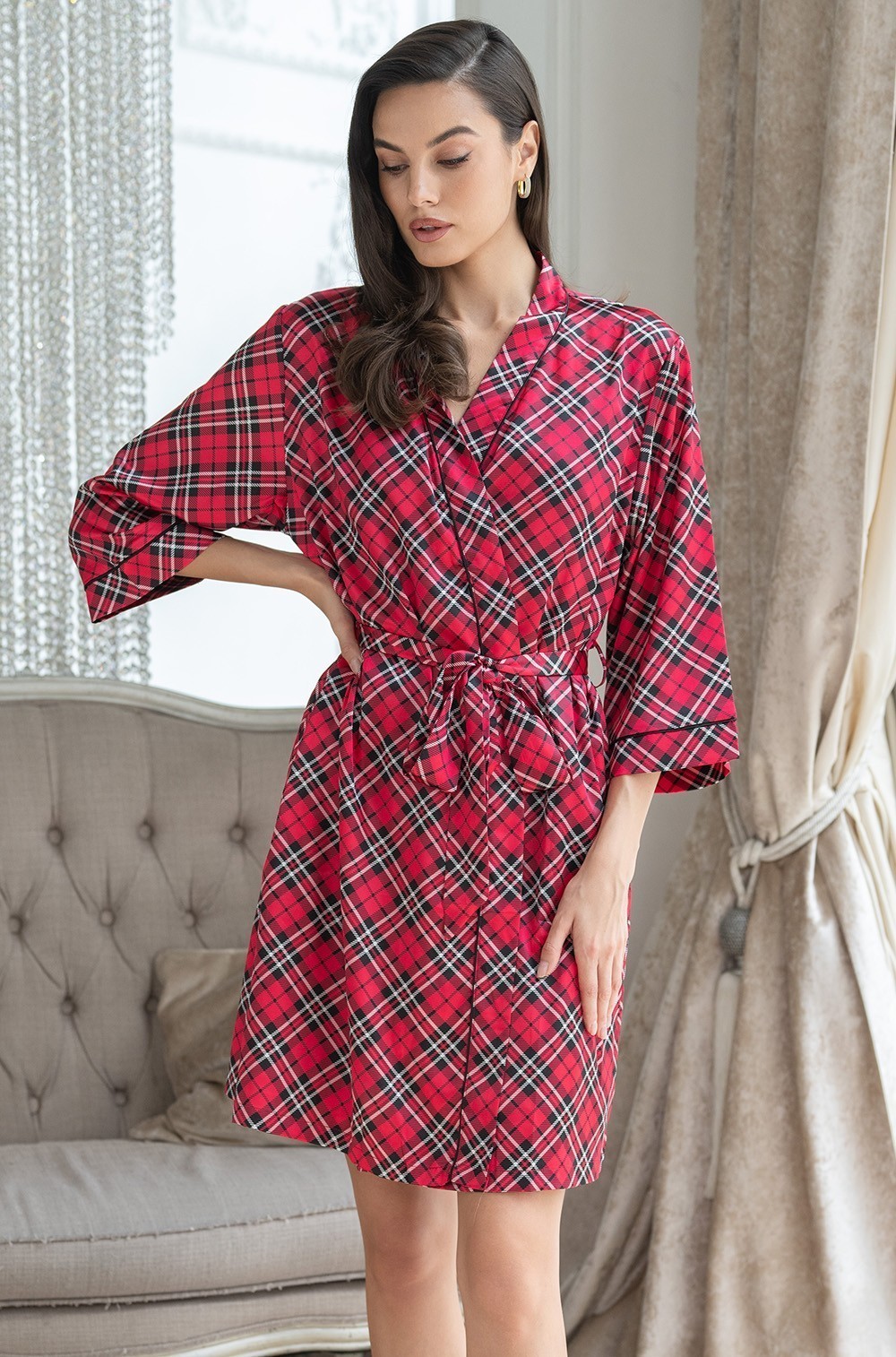 Атласный халат в шотландскую клетку короткий с карманами Честер 7373 Mia-Amore