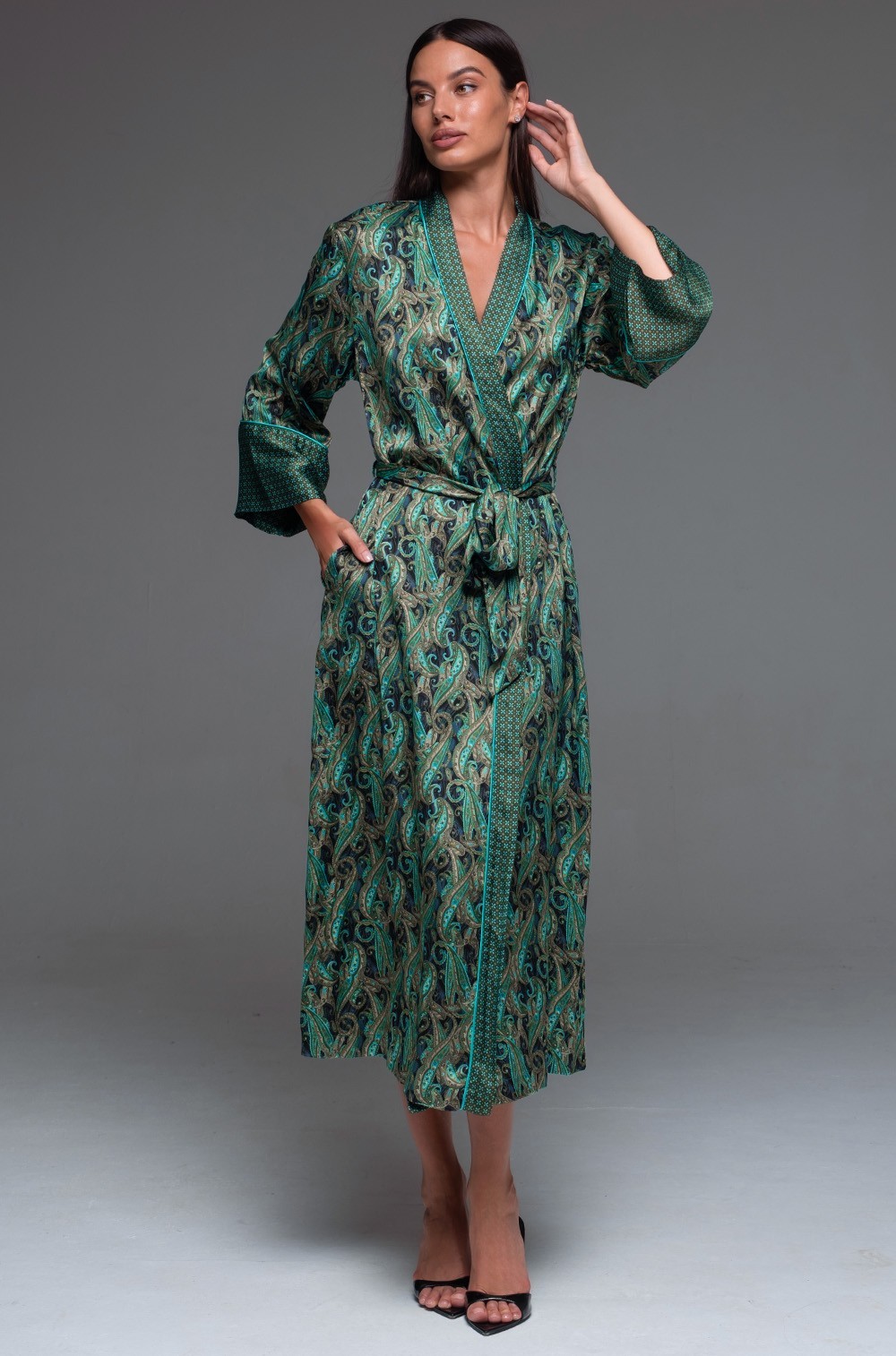 Длинный запашной халат из шёлка с вискозой Амина 4109 Mia-Amore