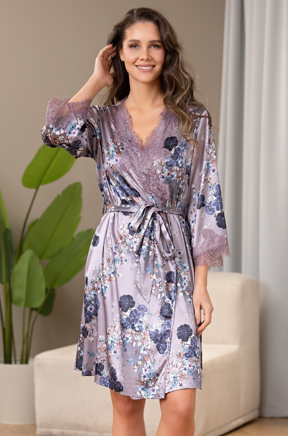 Шёлковый халат короткий с кружевом 4063 Примроуз Mia-Amore