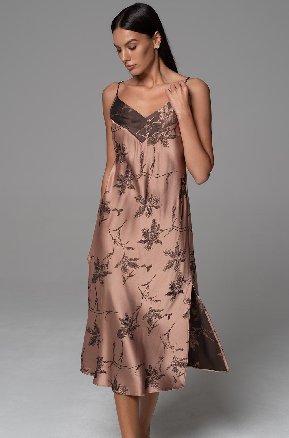 Платье-сорочка на тонких бретелях из шёлка с вискозой Шейла 4286 Mia-Amore