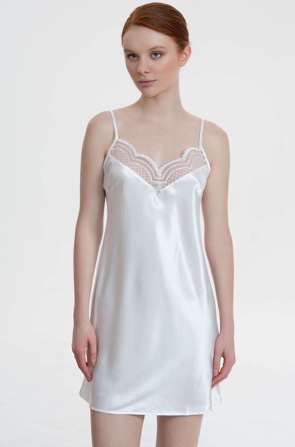 Шёлковая белая сорочка ночная с вышивкой Реджина 3900 Mia-Amore