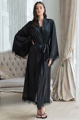Чёрный шёлковый халат длинный с широкими рукавам  Виндсор 3889 Mia-Amore