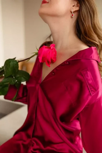 Женская домашняя рубашка шёлковая Rosemary 15146 вишнёвый Миа-Миа