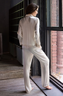Шёлковая пижама гладкая цвета шампань жакет с брюками Кристи 15116 Миа-Миа